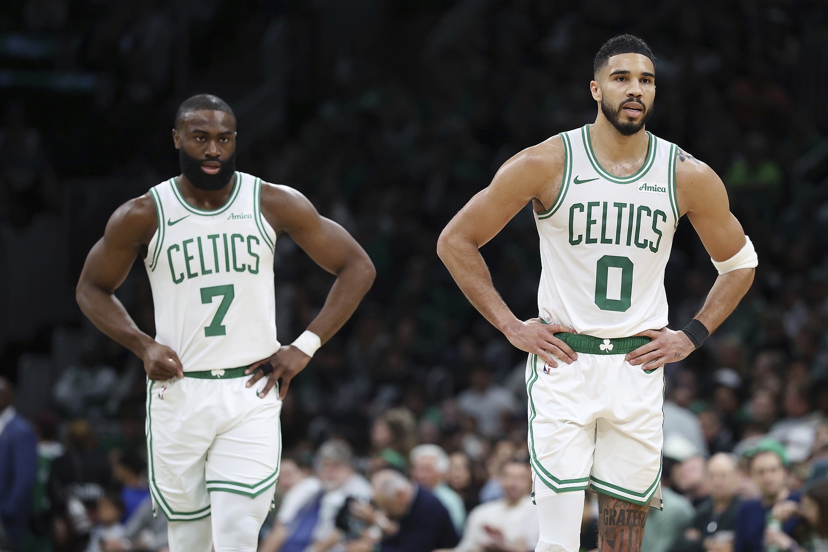 龙珠直播-绿军晒数据！2018至今季后赛胜场数：双探花72 勇士57 掘金51